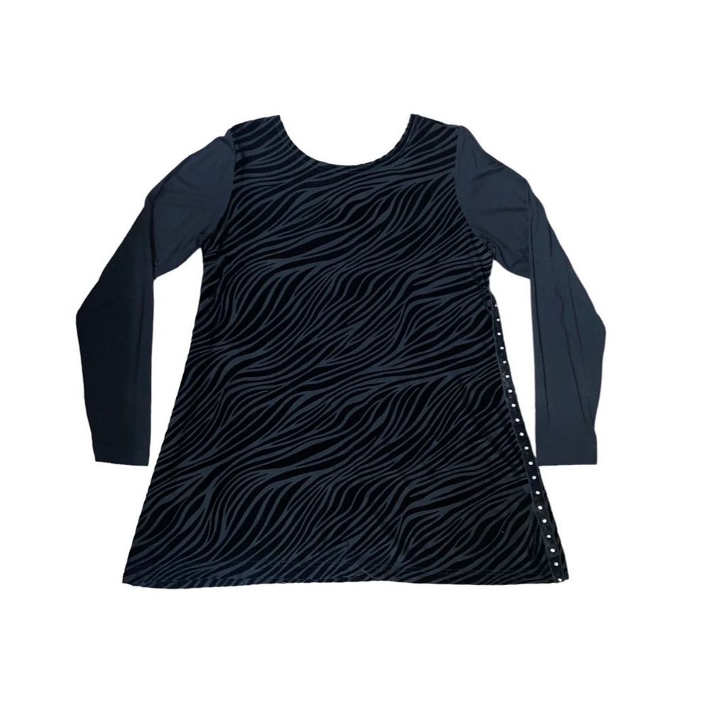 Gently Used Max & Rina Velvet and Mesh Tunic Top L